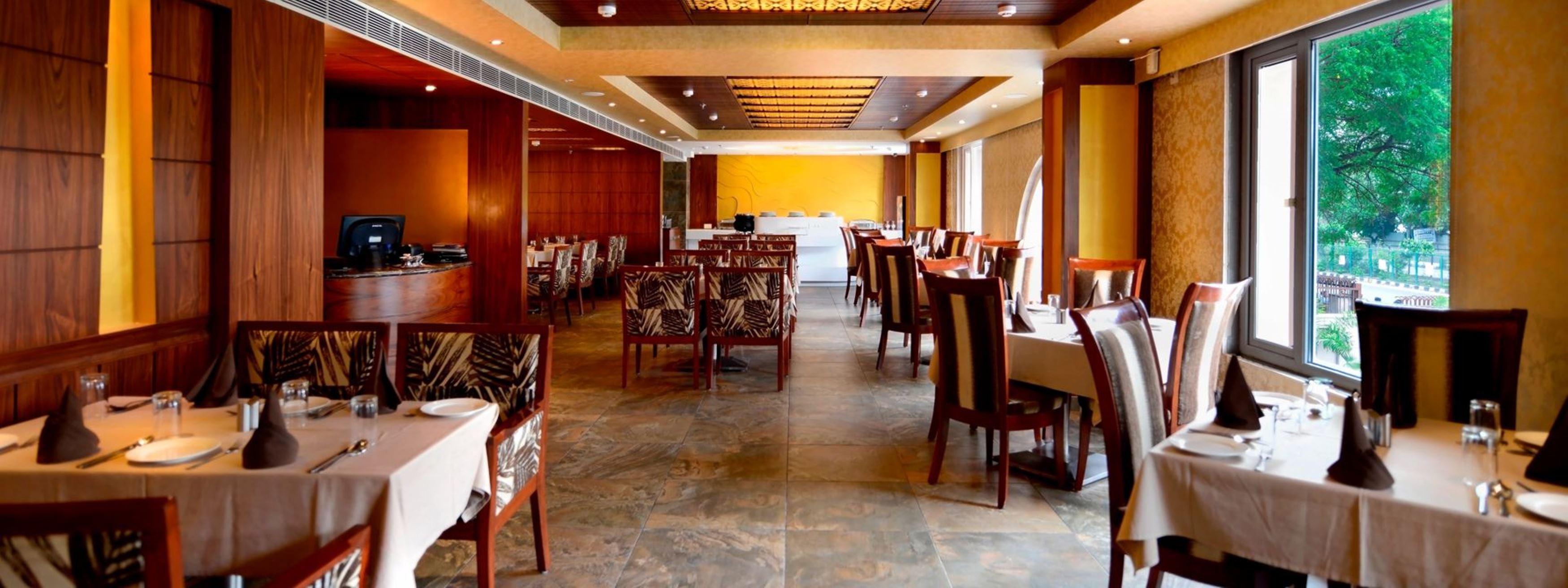 Hotel Regent Grand New Delhi Exterior photo