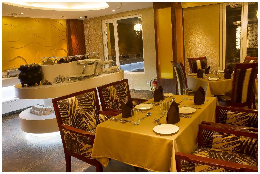 Hotel Regent Grand New Delhi Exterior photo