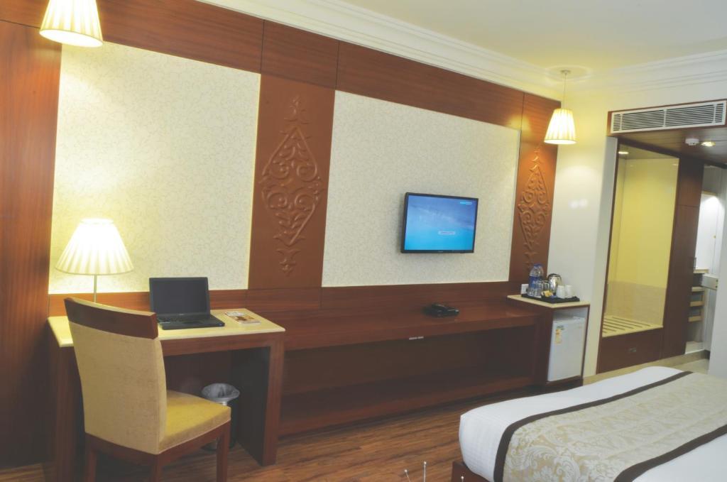 Hotel Regent Grand New Delhi Exterior photo