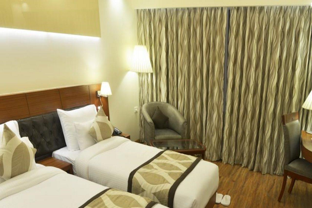 Hotel Regent Grand New Delhi Exterior photo