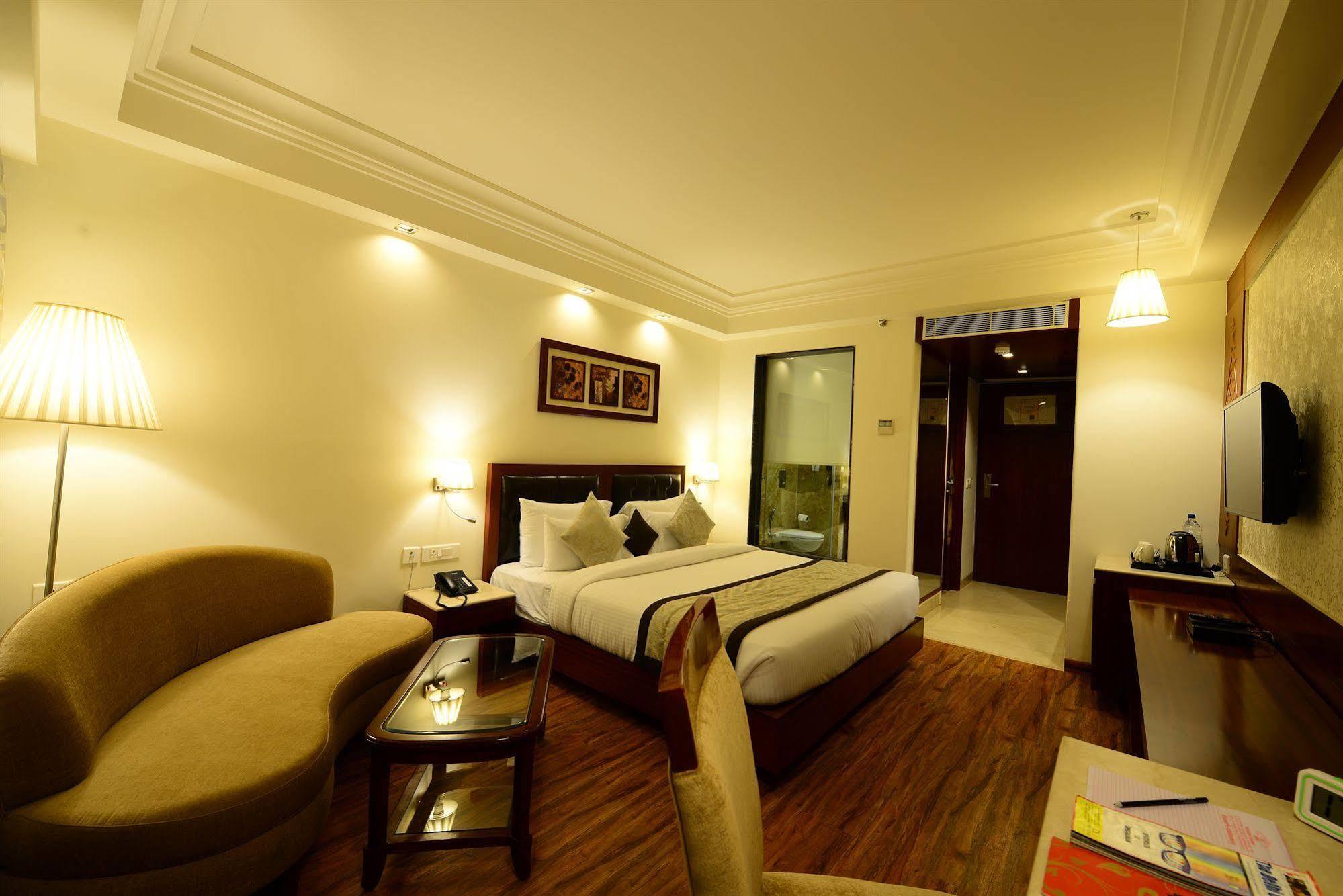 Hotel Regent Grand New Delhi Exterior photo