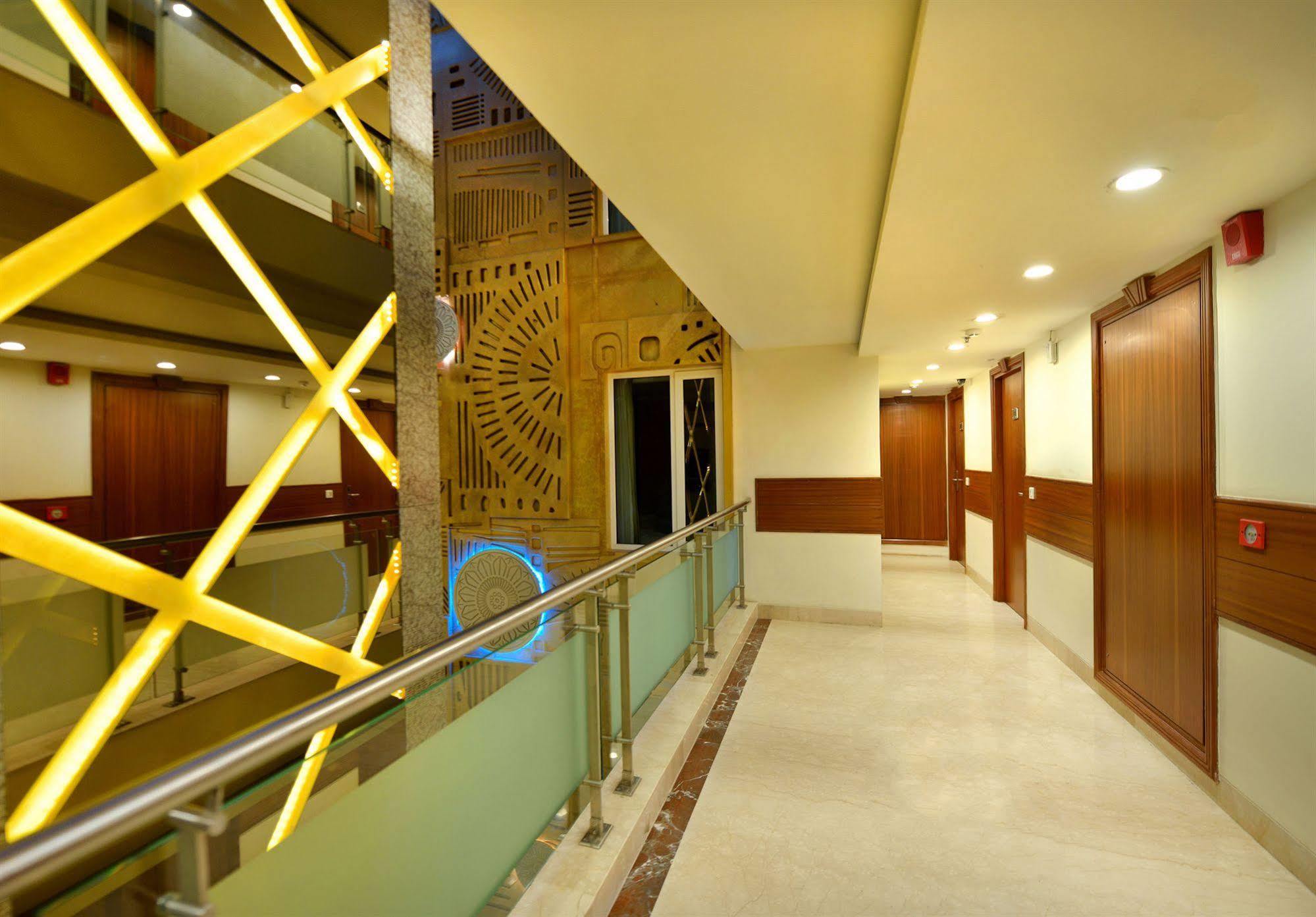Hotel Regent Grand New Delhi Exterior photo